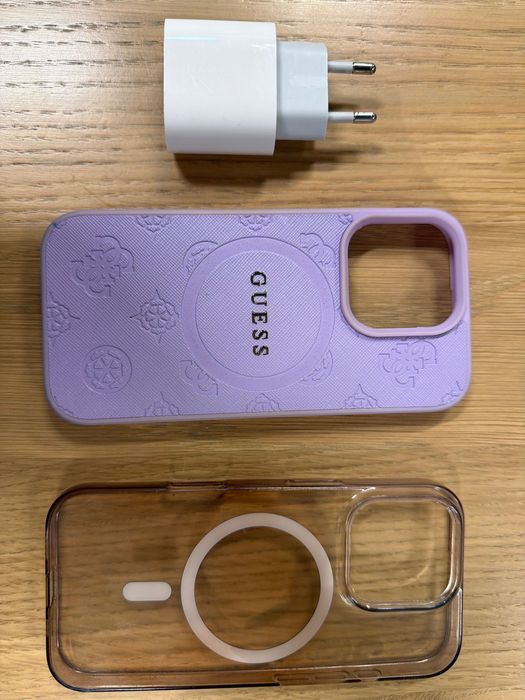 Wtyczka zasilacz IPhone  USB C 20 watt etui IPhone 16 pro GUESS