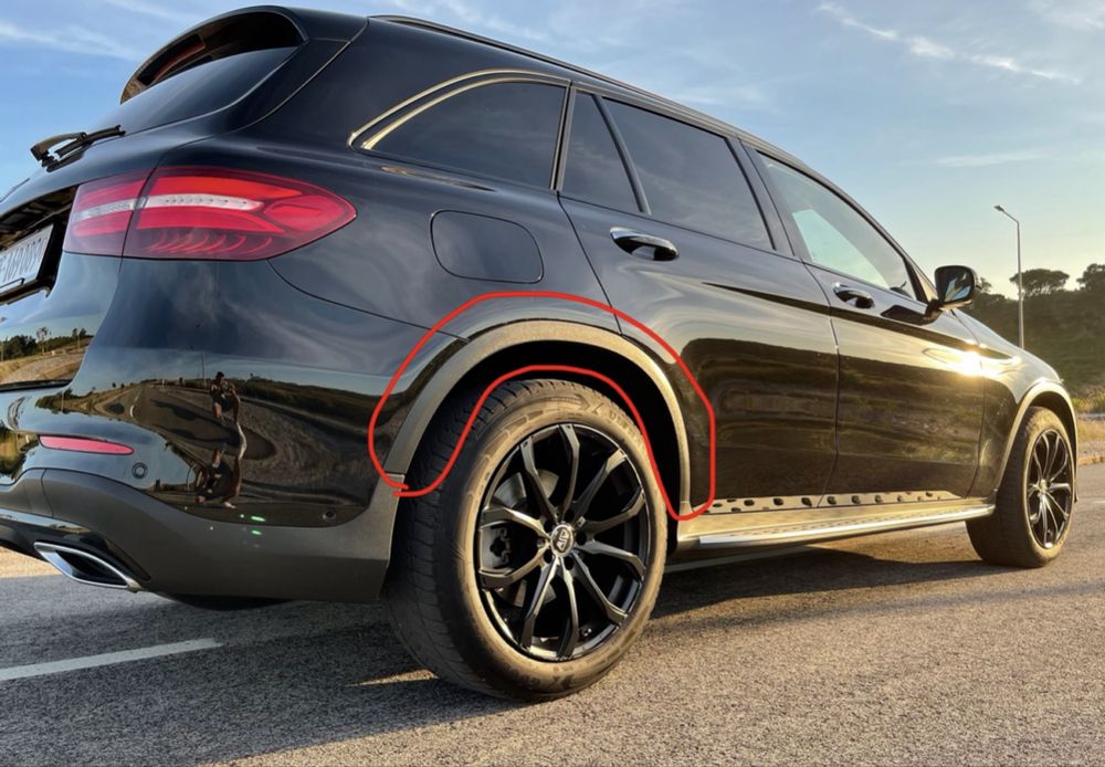 Friso do guarda lama traseiro direito Mercedes GLC x253