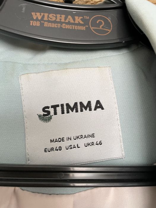 Брючний костюм гарно виглядаю гарна якість на комирці є тональник