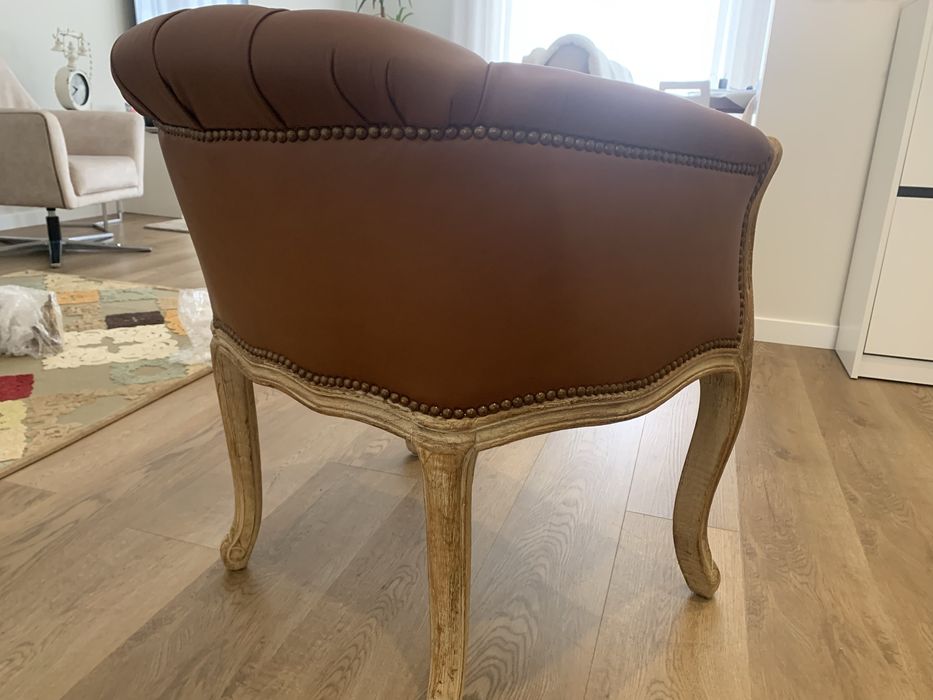 Poltrona/ cadeirão pele