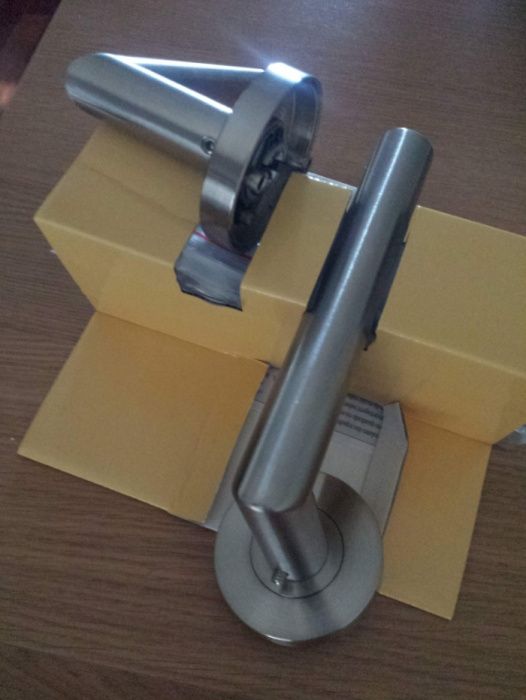 Maçanetas de portas de interior em alumínio escovado