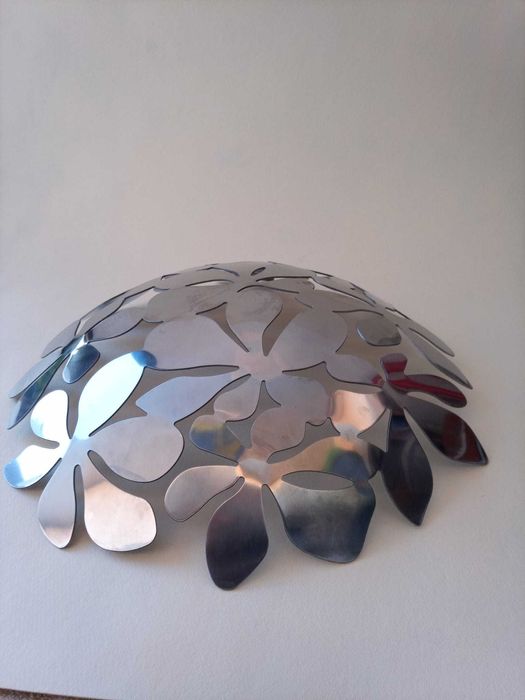 Taça em aço inoxidável como nova