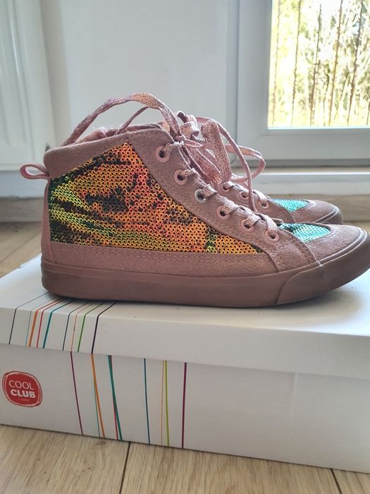 Śliczne buty z cekinami r. 35