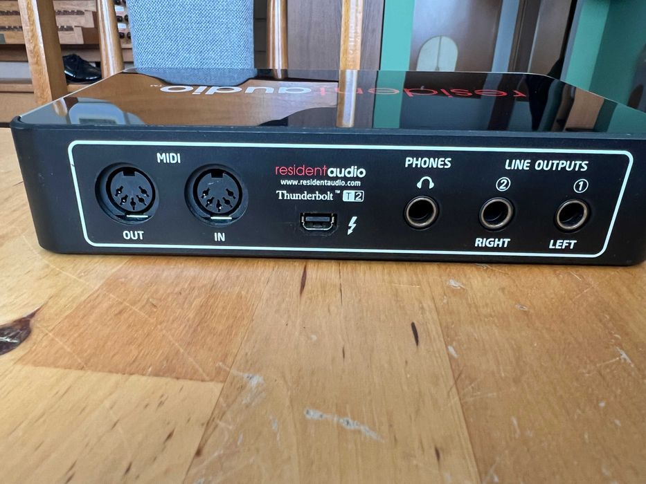 Interfejs audio Resident Audio T2 (Thunderbolt)