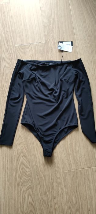 Czarne, nowe body GUESS