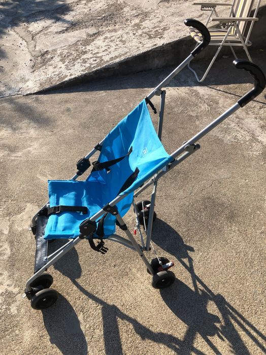 Carrinho de bebê para passeio