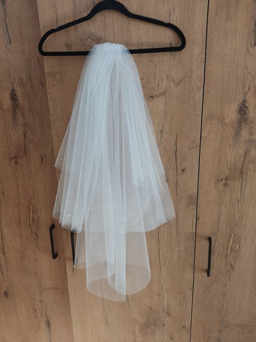 Suknia ślubna w stylu boho / romantycznym.