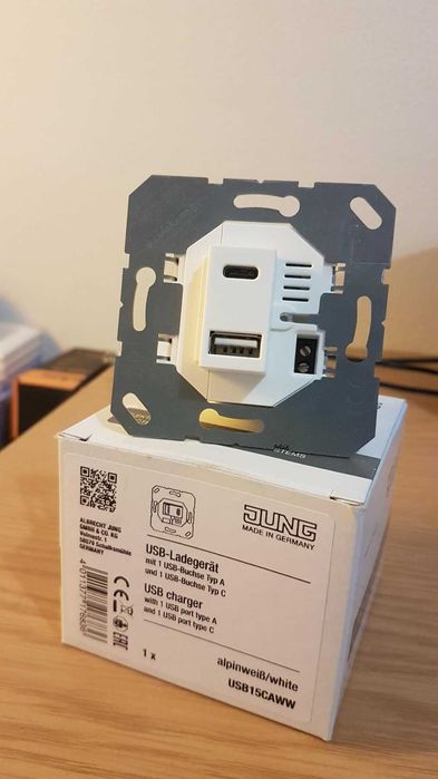 Продам USB-розетку JUNG eco profi за закупівельною ціною 2021 року