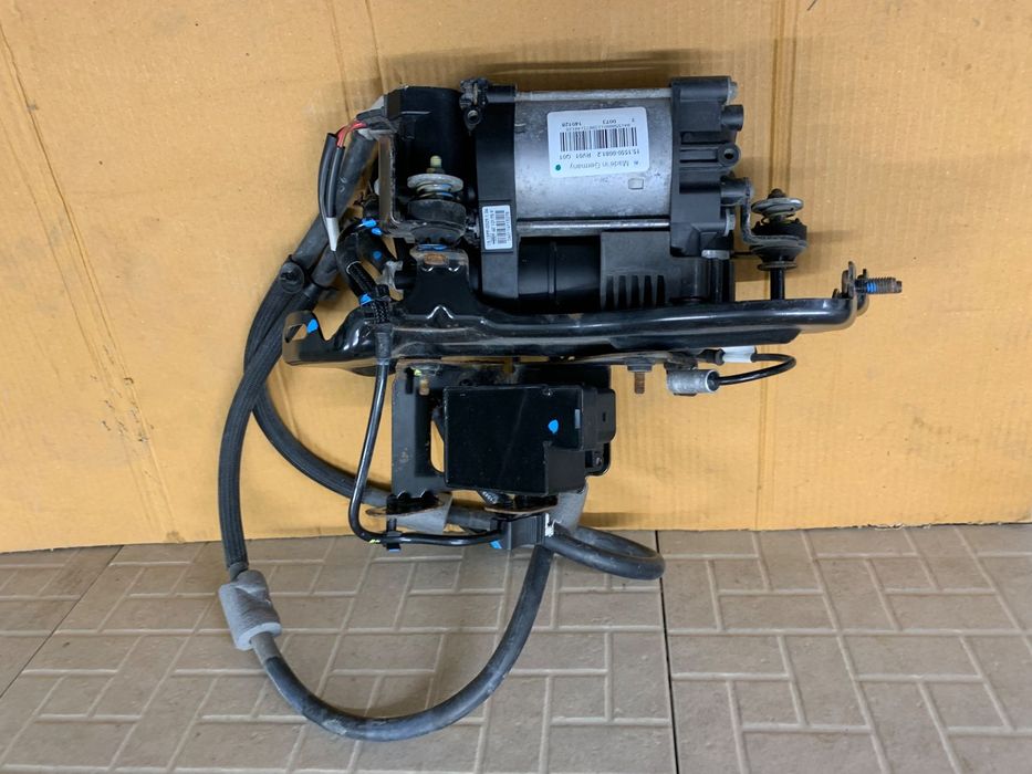 Jeep Grand Cherokee lV wk2 Lift Kompresor Zawieszenia Pneumatycznego 68204730AB