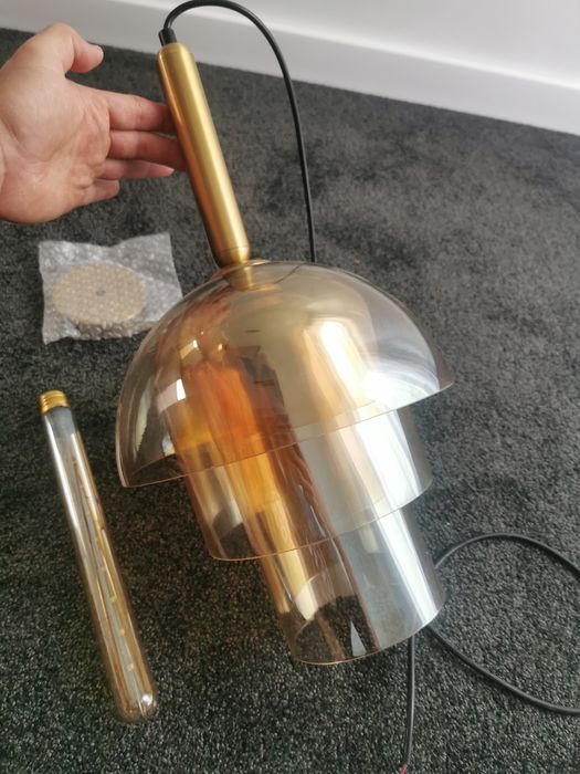 Nowa designerska lampa LED – świeci jak złoto, a nie kosztuje fortuny!