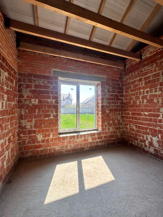 Сучасний будинок 150м² у Драгомирчанах простора ділянка, гараж, тераса