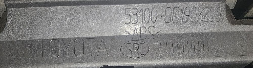 Продам решітку капота для Toyota Sequoia 08-17/Toyota Tundra 08-13