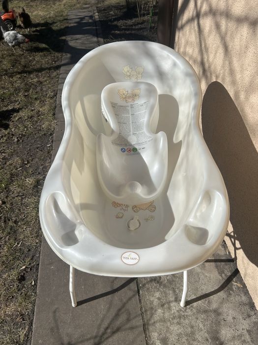 Дитяча ванна на підставці tega baby