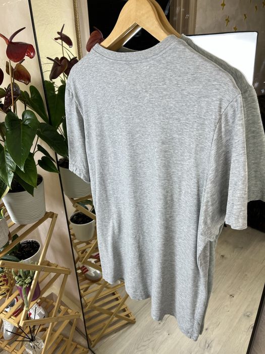 Футболка Nike Tee сіра меланжева