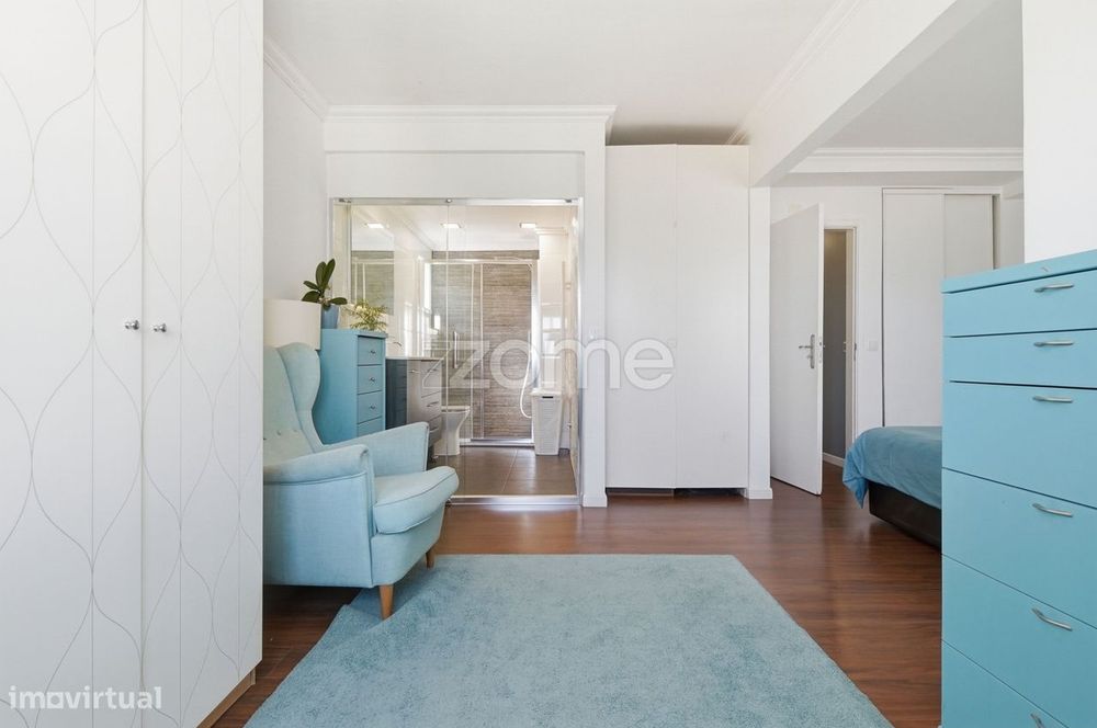 Apartamento T4 convertido em T3 em São Domingos de Rana