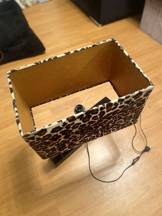 Candeeiro padrão tigresa