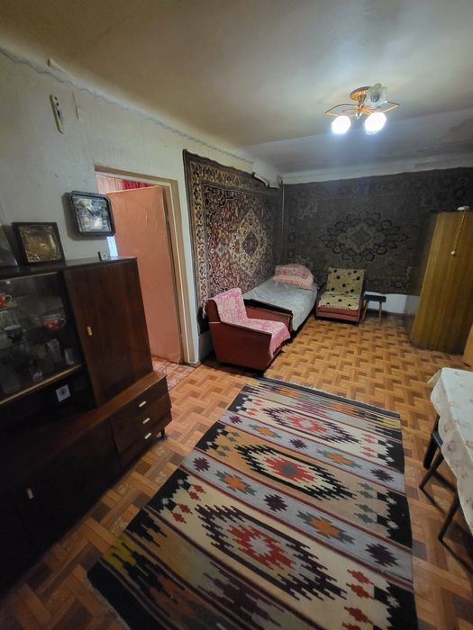 Продам двухкомнатную квартиру. Y.A.