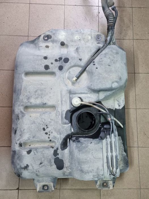 BAK ZBIORNIK PALIWA TRAFIC VIVARO 01-14r.