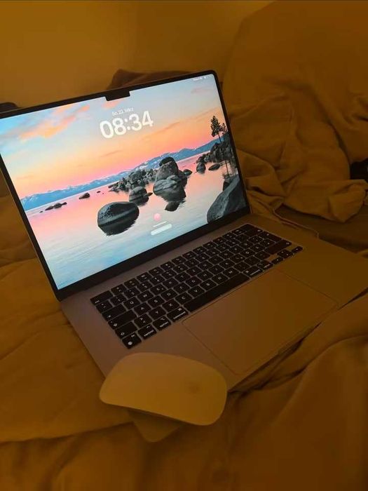 Apple MacBook Air 15, M2 (2023) + mysz