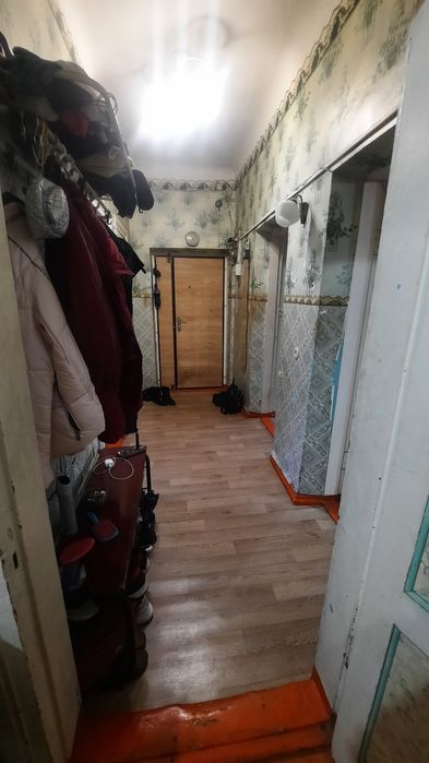 Продам 3-х комнатную сталинку. Центр. D E.