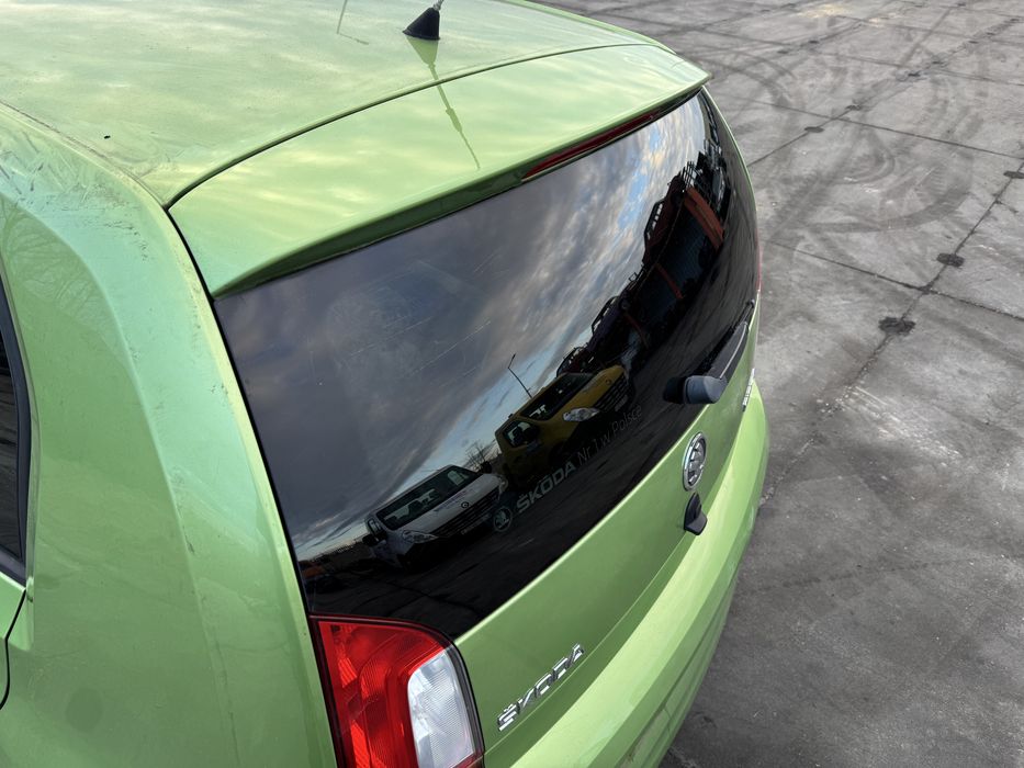 Skoda Citigo kompletna klapa tył tylna LR6U