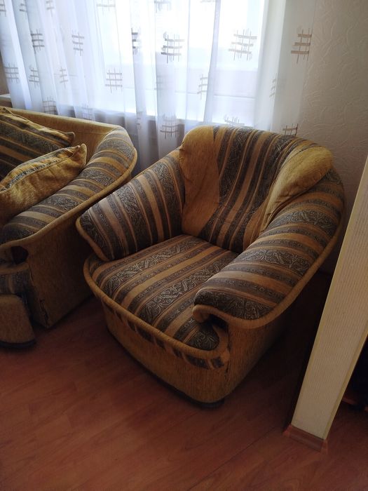 Диван, кресло. Самовывоз. Педагогическая