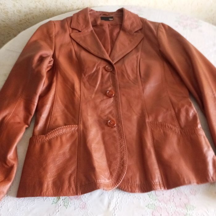 Продам куртку женскую кожанную