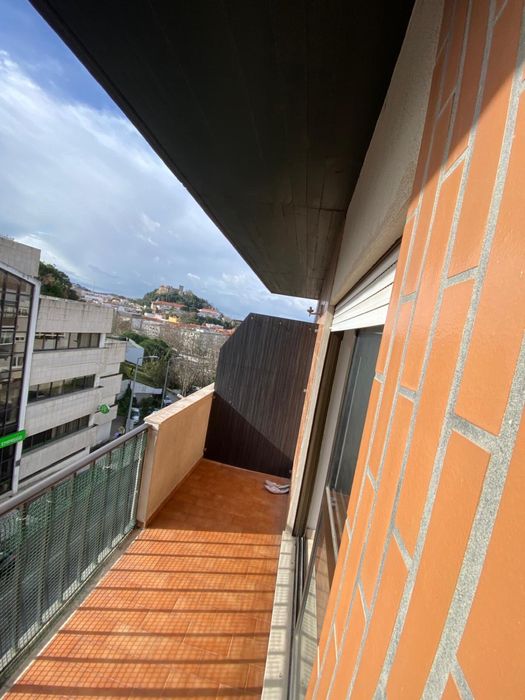 Quarto duplo para alugar centro de Leiria