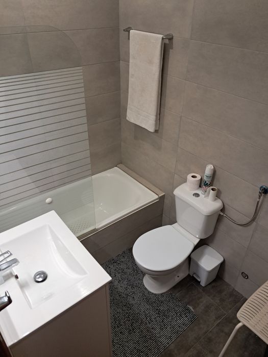 Alugo quarto em Cavadas