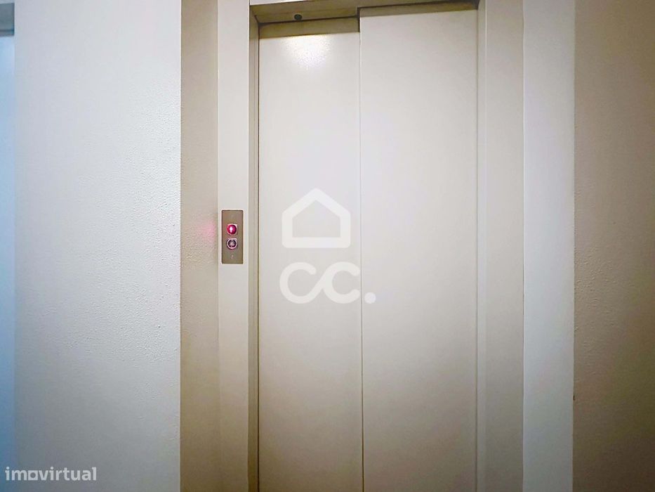 Apartamento T3 Moderno com Open Space, 3 Varandas e Suite