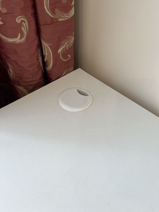 Стіл + тумбочка