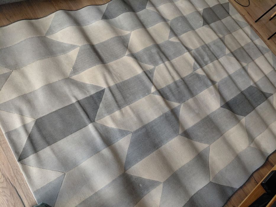 Tapete 1,97 x 2,87 em tons de cinza