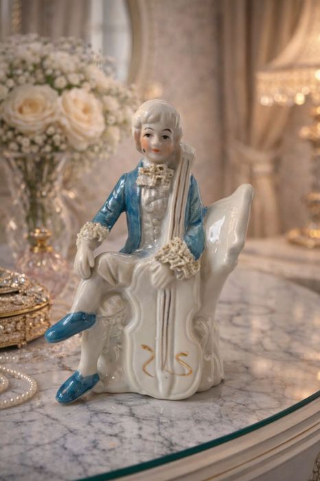 Елегантний вінтажний фарфор • Німеччина • Юнак з віолончеллю