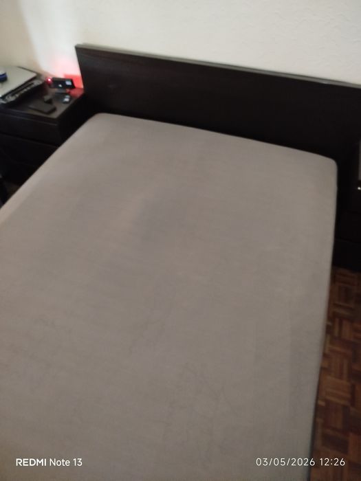 Cama de casal XL com 4 gavetas, estrado e colchão — 200€