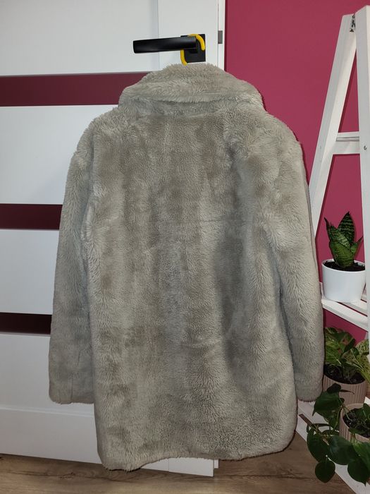 Płaszcz z imitacji misia