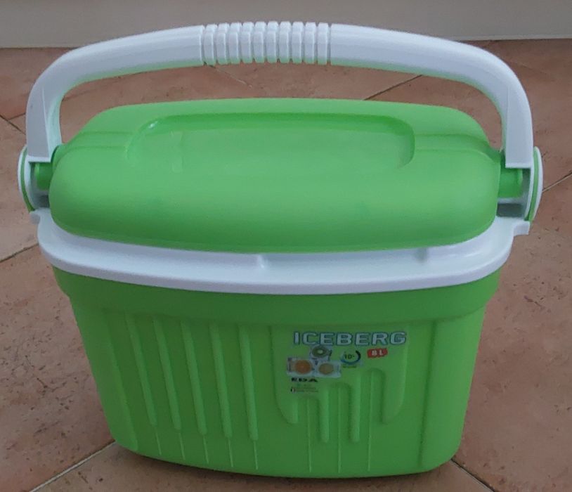 GELEIRA TÉRMICA COMO NOVA DE 8 LT. Casa,Praia,Pesca,Viagens,Férias,etc