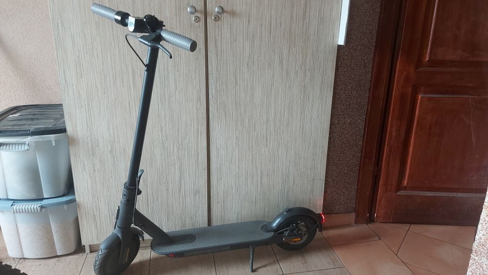 Hulajnoga Xiaomi Mi Scooter 1S praktycznie nowa