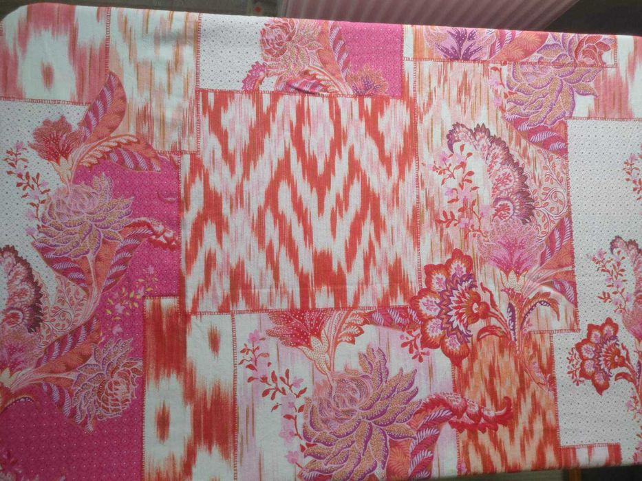 Красива скатертина та 8 столових серветок. Італія. Бавовна.