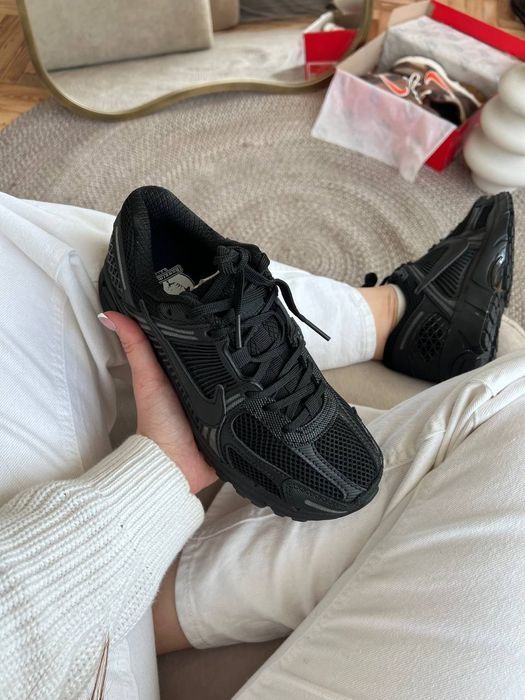 Nike Zoom Vomero 5 Black жіночі кросівки найк вомеро 5 сітка