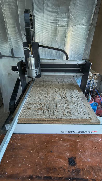 Máquina CNC Router 90x60 cm – Spindle 2,2 CV – Refrigeração a água – Pronta a trabalhar