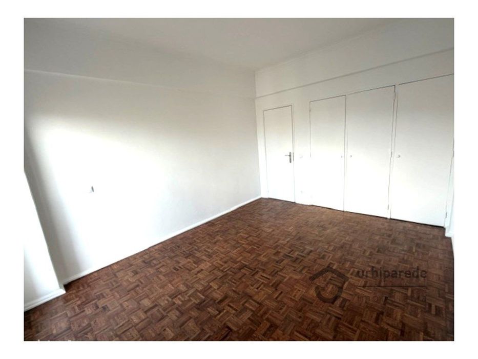 Apartamento T2 remodelado, Figueirinha Oeiras.