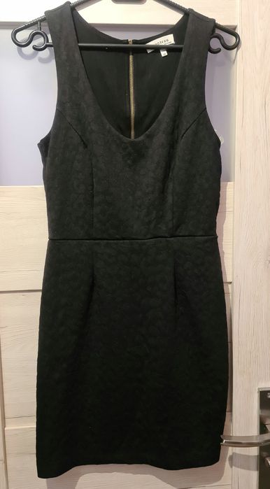 Sukienka mała czarna na imprezę m