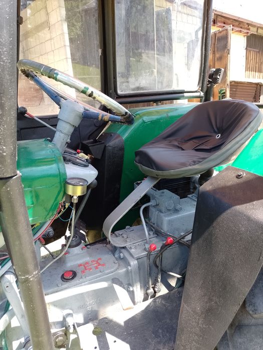 Ciągnik C 330  4011