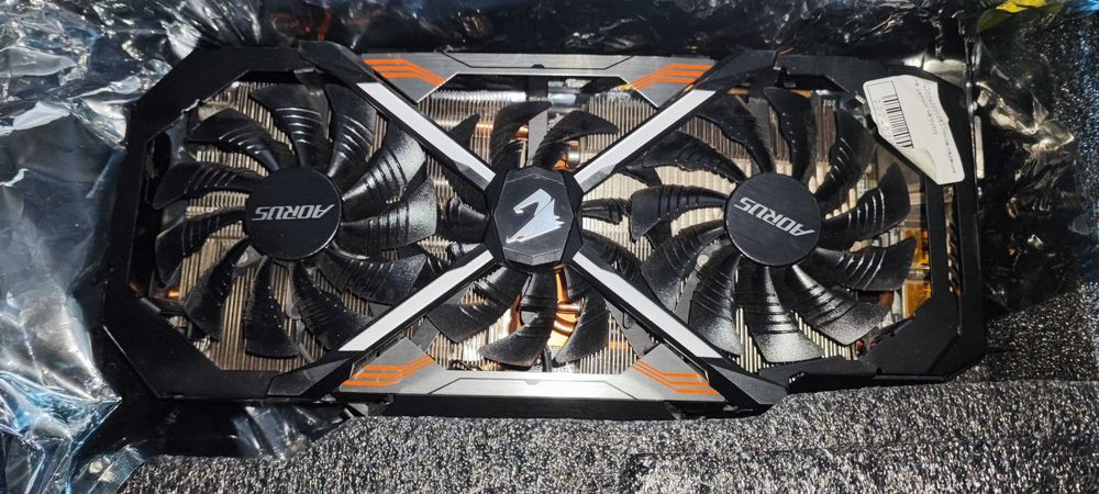 Відеокарта Aorus 8G