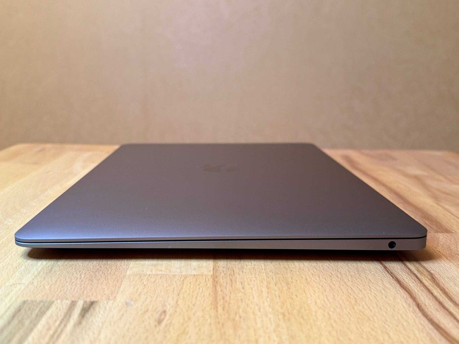 MacBook Air 13 2020 m1 16 ram 256ssd
