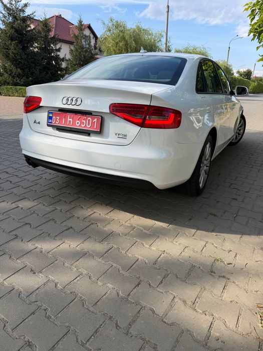 В продаже Audi A4B8 2013