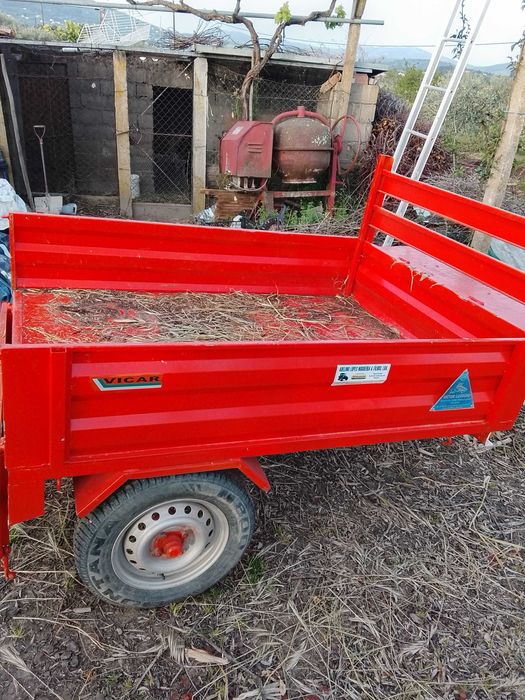 Reboque agrícola desocupar