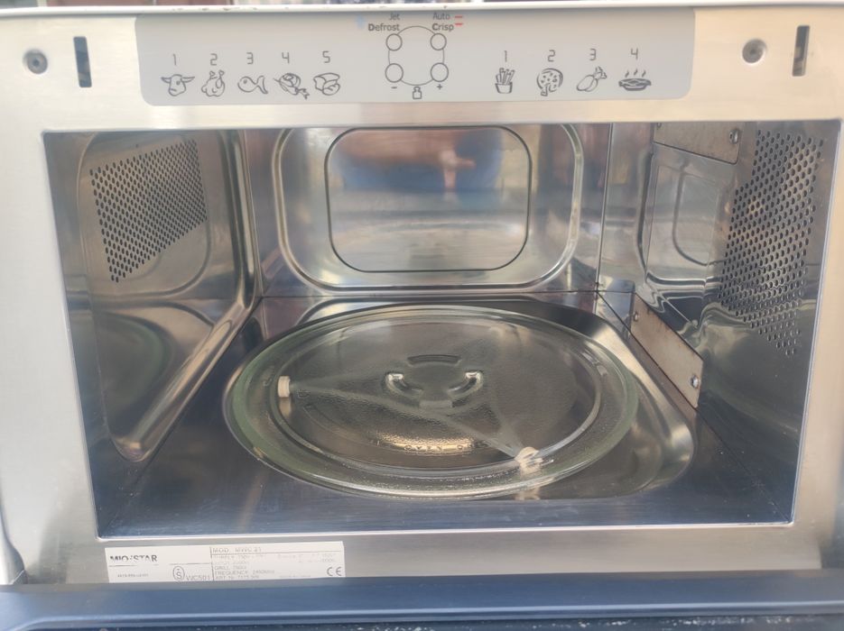 Microondas usado em bom estado de funcionamento