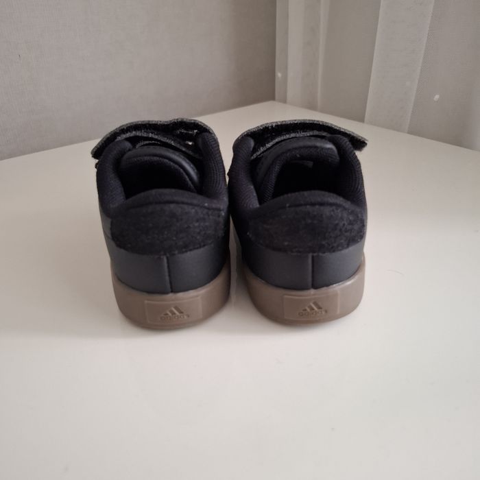 Кросівки adidas, р 24