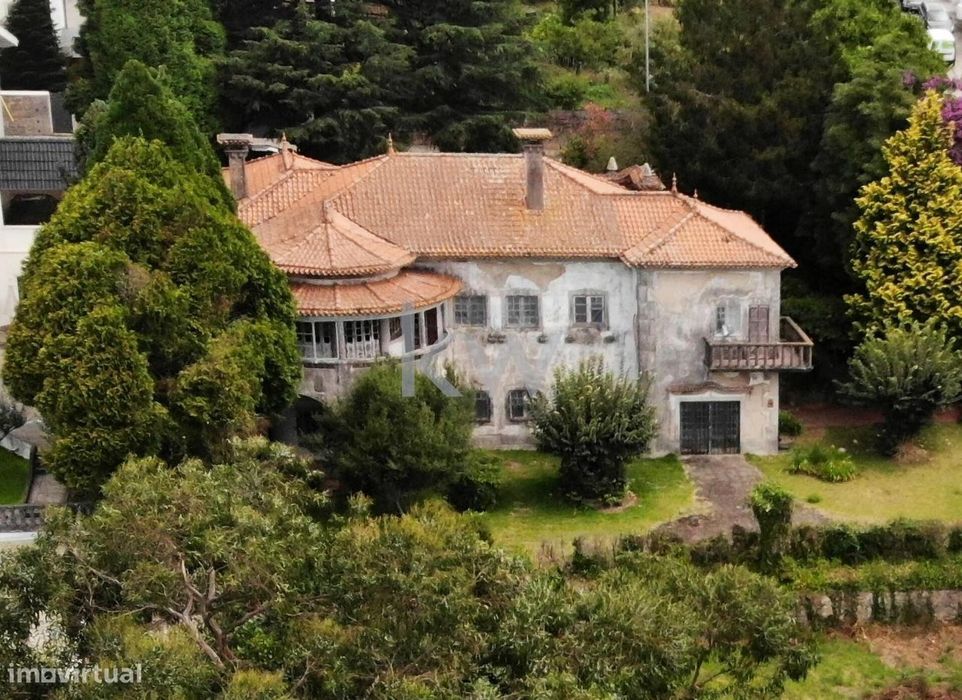 Imponente Casa Senhorial Construido Em Terreno Com 2500M2  Em Plena Ci